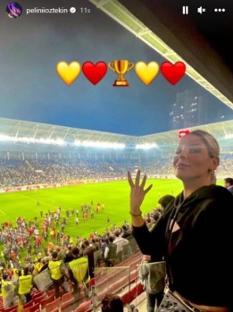 Galatasaraylı Ünlüler Şampiyonluğu Böyle Kutladılar