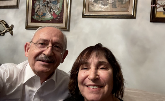 Selvi Kılıçdaroğlu, gençlik fotoğraflarını paylaştı: "Eski fotoğraflarımızı karıştırmayı seviyorum"