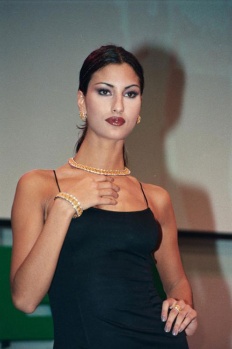 Doksanlı yıllara damga vuran mankenler