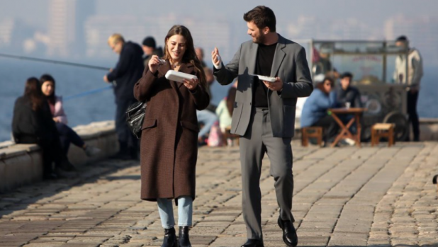 Kıvanç Tatlıtuğ ve Serenay Sarıkaya'lı Aile dizisinin yayın tarihi belli oldu