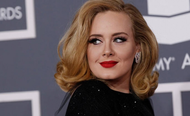 Adele'den hayranlarını üzen haber geldi