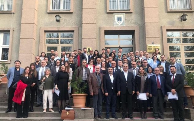 CHP'li Tanal'dan Örnek Davranış: 'Vekillik Yan Gelip Yatma Yeri Değil'