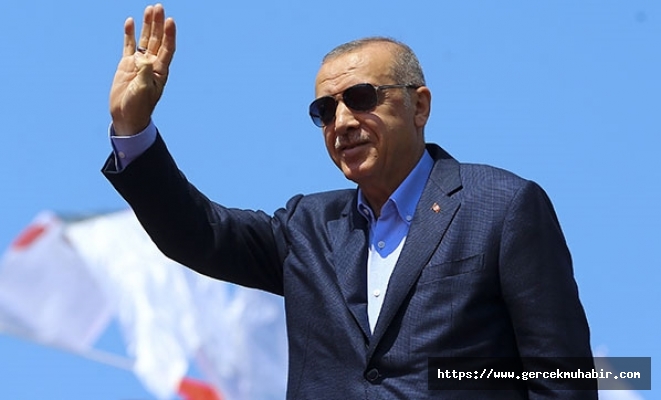 Erdoğan: Programdan önce soruları kalkıp CHP’nin adayına veriyorsun