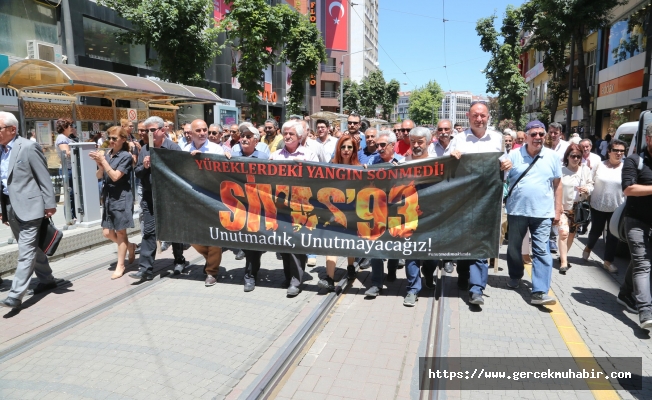 Odunpazarı Belediyesi Sivas Katliamında hayatını kaybeden 33 aydını andı