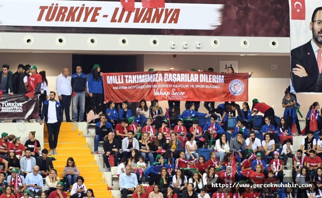 SEÇER, TÜRKİYE-LİTVANYA ELEME MAÇI COŞKUSUNA ORTAK OLDU