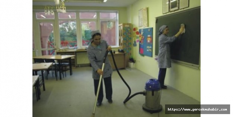 Üç okula bir hizmetli düşüyor!