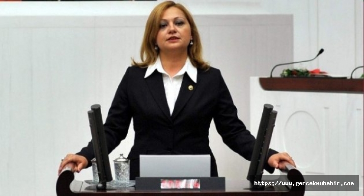 CHP'li Köksal Mecliste 'ECEVİT' Şapkasıyla Seslendi!