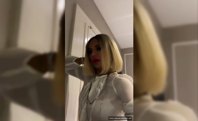 Demet Akalın'ın kısa ve sarı saçlı pozunu gören herkes aynı şeyi söyledi: İnşallah peruktur