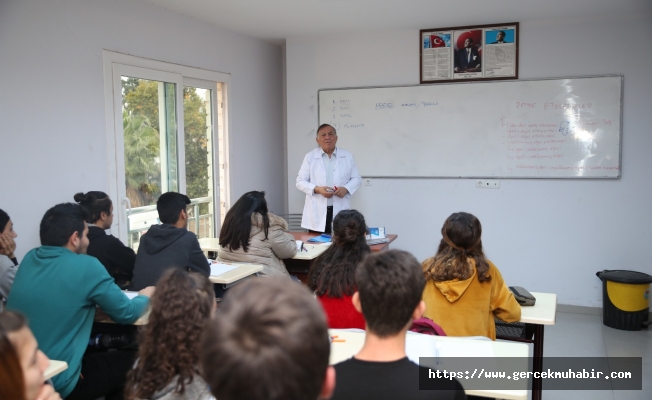 Kurs Seyhan’dan, Ders Akay’dan