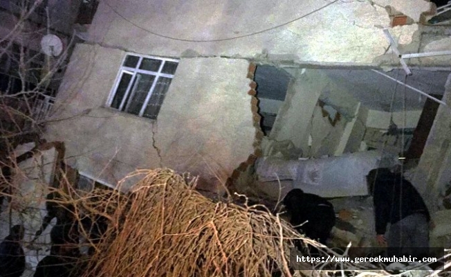 AFAD: Elazığ'da 16 Malatya'da 4 kişi öldü, 1015 kişi yaralı