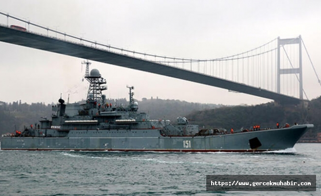 Rus Savaş Gemisi Boğaz'da Sürüklendi