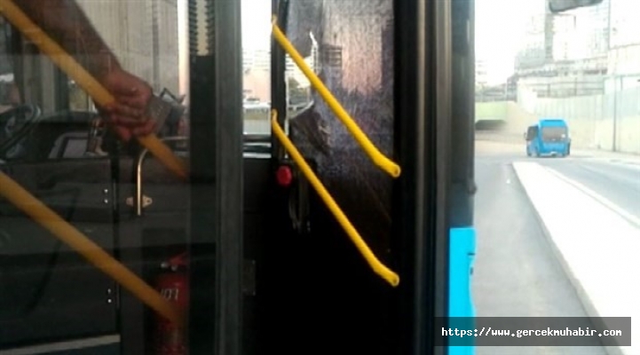 Cengiz Semercioğlu: Belediye otobüsünde çekik gözlü yolcunun yanına kimse oturmamış