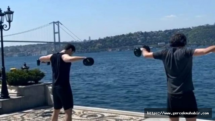 Kerim Sabancı ve Hacı Sabancı Boğaz'daki yalılarında denize karşı spor yaptı