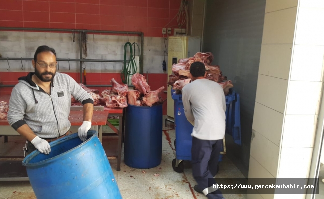 Seyhan Zabıta’dan “Sakatat et” operasyonu