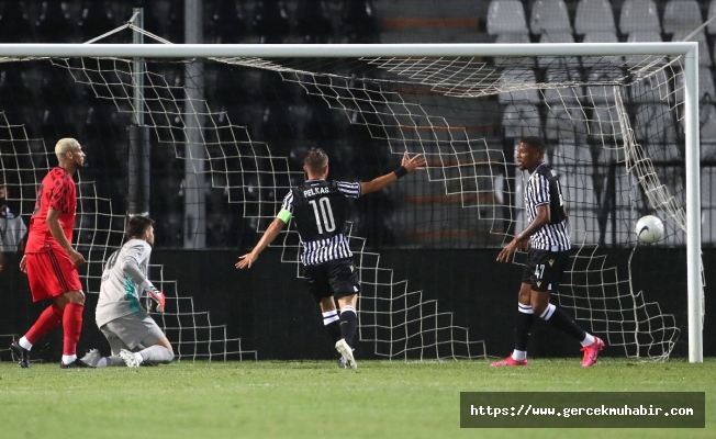 Beşiktaş'tan Erken Veda! Beşiktaş'tan Erken Veda!