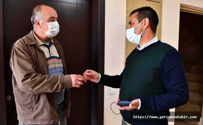 Depremzedeler, İzmir Büyükşehir Belediyesi'nin tahsis ettiği konutlara yerleşmeye başladılar