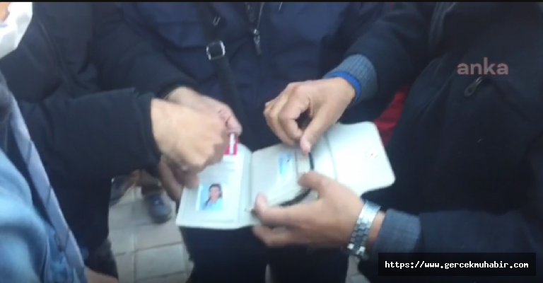 Enkazdan çıkan cüzdan duygulandırdı