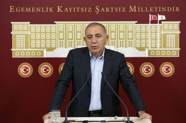"Durmak yok dünyanın en pahalı benzinini kullanmaya devam!"