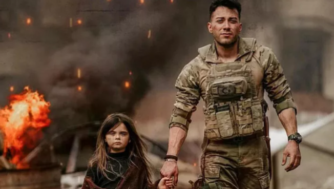 Enes Batur'un asker üniforması giydiği 'Ayaz' şarkısının klibi yayınlandı