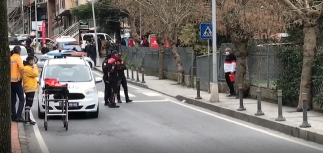 İstanbul'da Aracına El Konulan Bir Kişi Kendini Yakmak İstedi