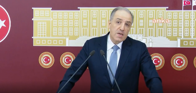 ''Herkesin Terörist İlan Edildiği Bir Ülkede Eylem Planı İlan Etmek, Sadece Mizah Dergilerine Kapak Olur''