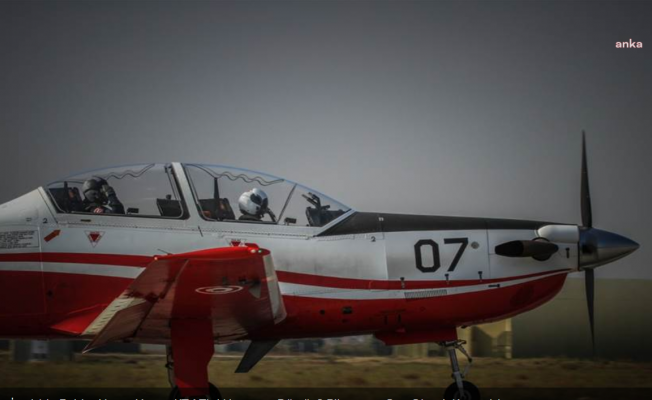 İzmir'de Askeri Eğitim Uçağı Düştü, 2 Pilot Kurtuldu