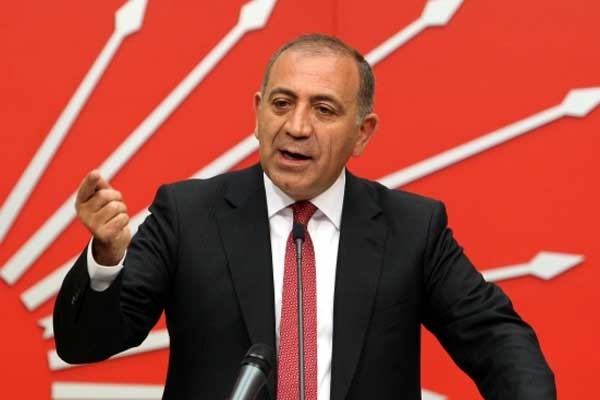 Gürsel Tekin; “Artık yeter! İnsanları salgın hastalıktan öldürdüğünüz yetmedi, şimdi de açlıktan öldüreceksiniz”