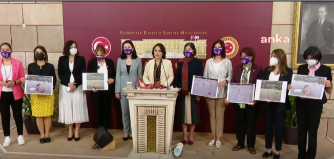 CHP'li Kadın Milletvekilleri: Kadına Şiddeti Küçümseyen Bakanlar, Koltuklarında Oturmamalıdır!