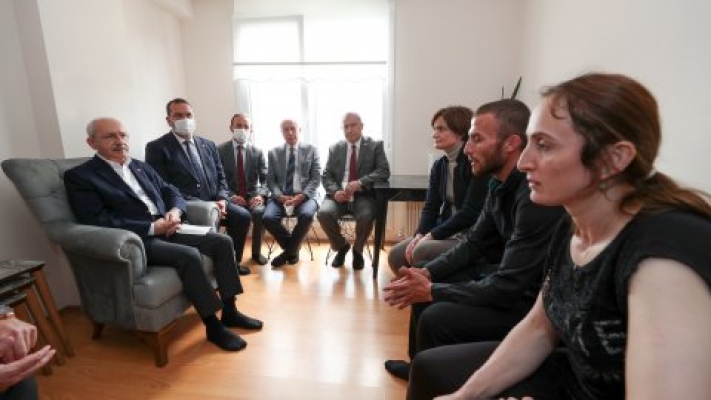 Kemal Kılıçdaroğlu'ndan Mithat Evlice'nin ailesine ziyaret, baba Evlice: "Ocağımıza ateş düştü"