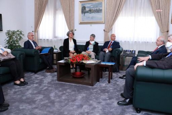 Boğaziçi Üniversitesi akademisyenleri Meclis'teki siyasi partileri ziyaret etti