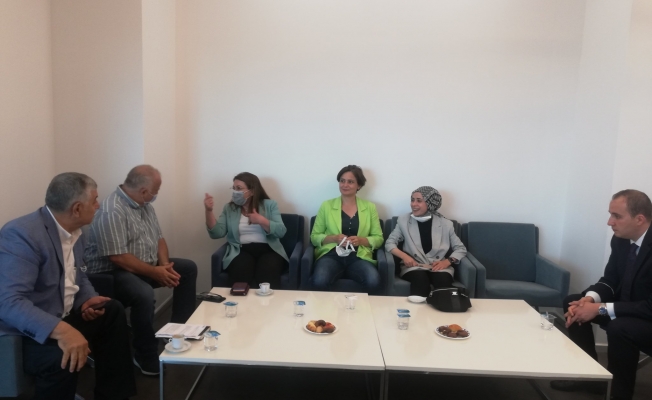 CHP yönetimi KHK'lılarla buluştu. CHP'li Taşkın: Filistinlilere duyarlıyım deyip KHK’lıları görmezden gelemezsiniz
