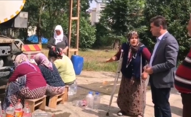 CHP’li Kaya, Su Sıkıntısı Çeken Kireçhane Mahallesini Ziyaret Etti; "Taşıma Suyla Abdest!"