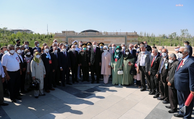 Erdoğan: Bu millet haini de affetmez, hainlerin arkasında duranları da affetmez