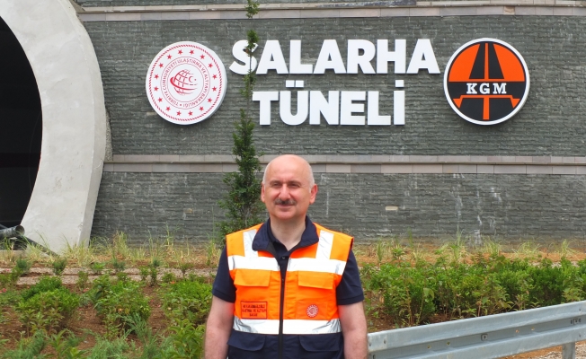 Ulaştırma ve Altyapı Bakanı Karaismailoğlu Rize'de: Afetin izlerini silmek için adeta bir seferberlik var