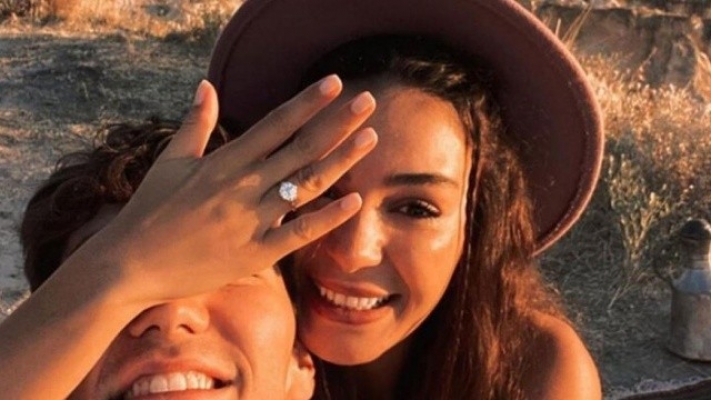 Cedi Osman'ın Ebru Şahin'e Evlilik Teklifi Ettiği Yüzüğün Fiyatı Dudak Uçuklattı