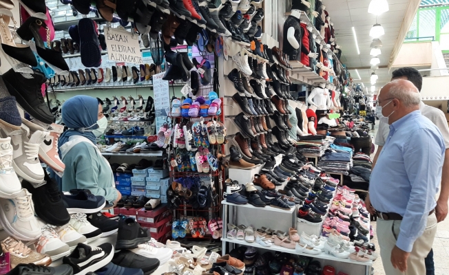 CHP'li Çakırözer'in okul alışverişinde dinlediği anne: "Yüzde yüz artış var"