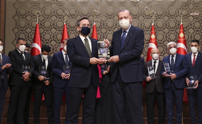 Cumhurbaşkanlığı'nda Düzenlenen Tören Öncesi Veyis Ateş'in Ödülü İptal Edildi
