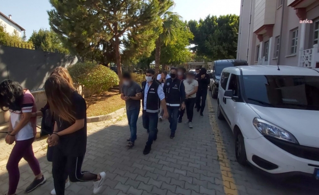 Kendilerini Polis ve Savcı Olarak Tanıtarak 3 Milyon Lira Dolandıran 11 Kişi Yakalandı