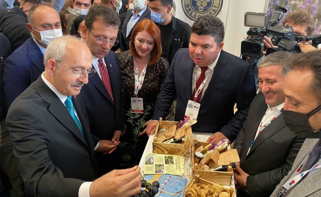 Kılıçdaroğlu, Tarım Zirvesi'nde Buca Belediyesi standını gezdi