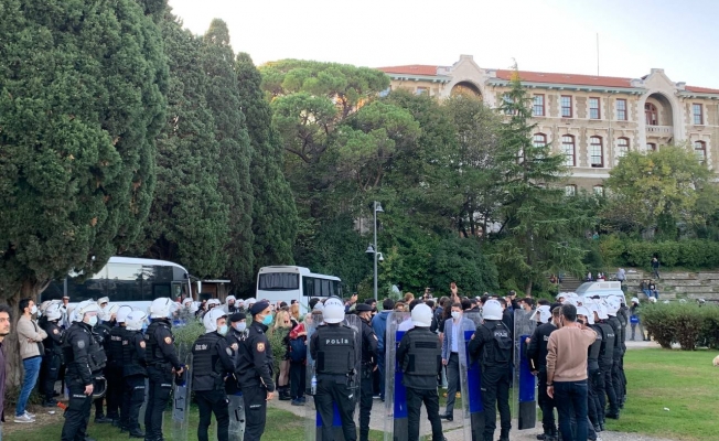 Boğaziçi Üniversitesi’nde 30 öğrenci gözaltına alındı