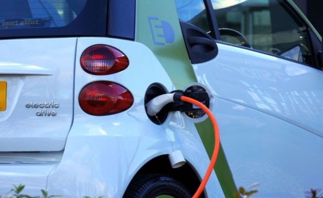 Bir teknoloji şirketi daha elektrikli otomobil işine giriyor