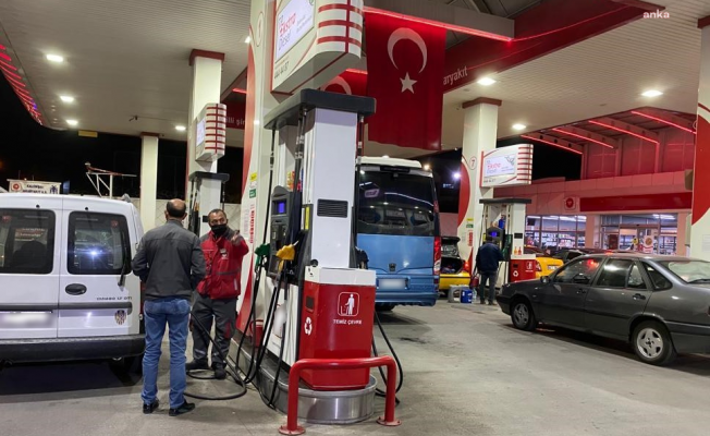 Bu gece benzine 52, motorine 50 kuruş zam