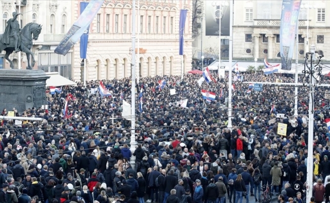 Hırvatistan'da Covid kısıtlamalarına karşı sokak eylemleri!