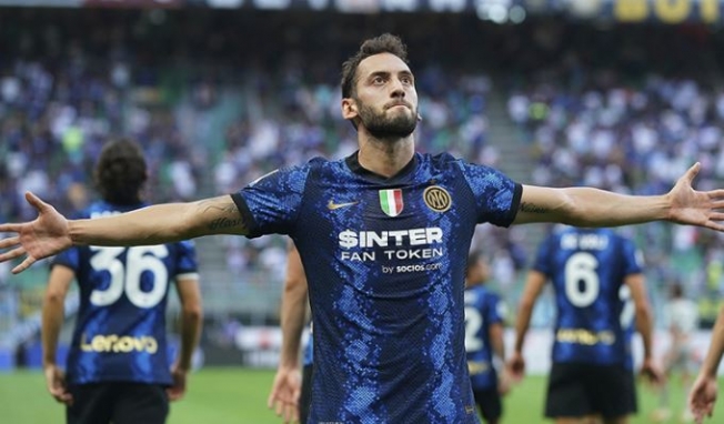 Inter - Napoli maçında Hakan Çalhanoğlu rüzgarı