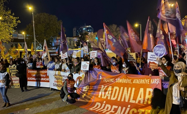 Kadıköy'de şiddete karşı bir araya gelen kadınlar: "Eşit, özgür, şiddetsiz ve sömürüsüz başka bir ülke mümkün"