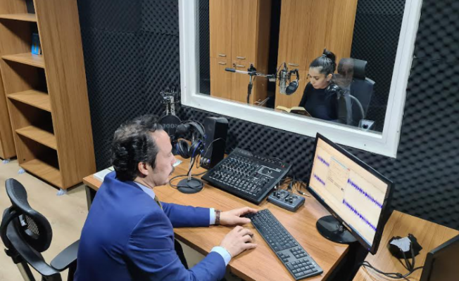 SESLİ KÜTÜPHANE OKUYUCULARINI ARIYOR: KİTAPLARIN SESİ OLUN!