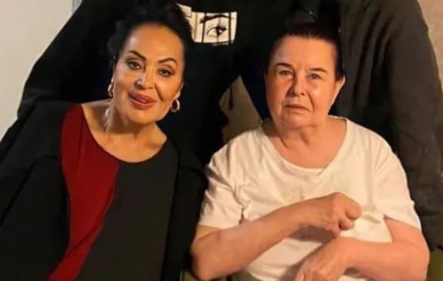 Türkan Şoray'dan Hastanede Tedavi Gören Fatma Girik'e Ziyaret