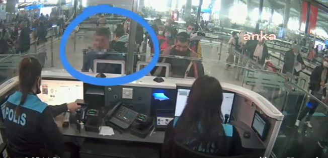 ABD'li Diplomat, Kendi Pasaportuyla Birini Almanya'ya Kaçırmaya Çalışırken Yakalandı