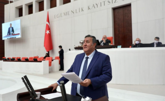 Gürer: “Tarımda yaşanan sorunlar, baş döndürücü hızla ilerliyor”