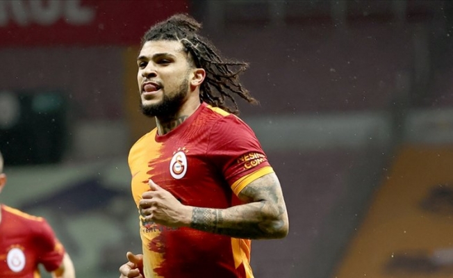 Galatasaray Yedlin ile sözleşmesini feshetti